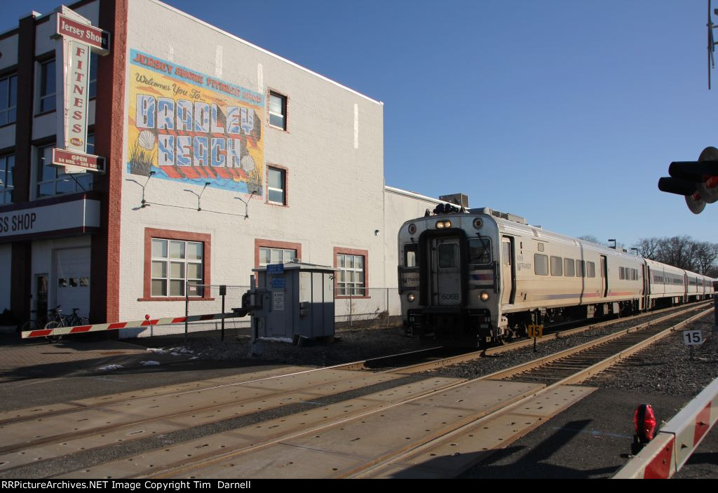 NJT 6068 heading north